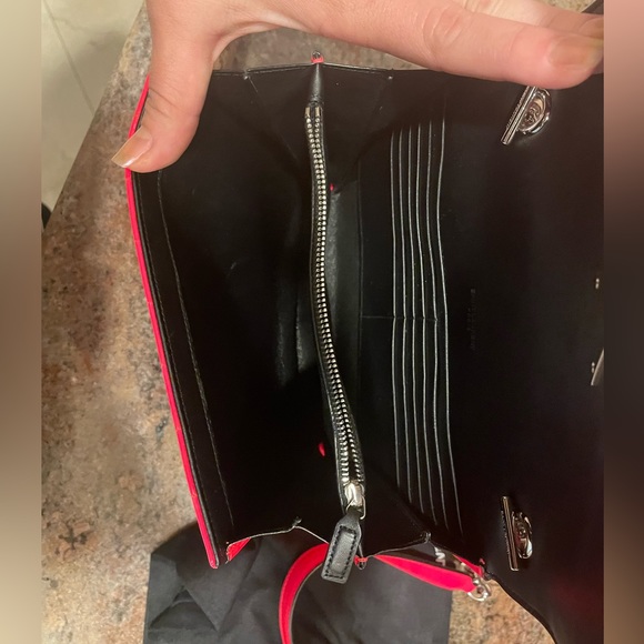 ❤️TRADED❤️YSL Saint Laurent HOT PINK patent LIKE NEW silver logo Vicky crossbody - Picture 11 of 15